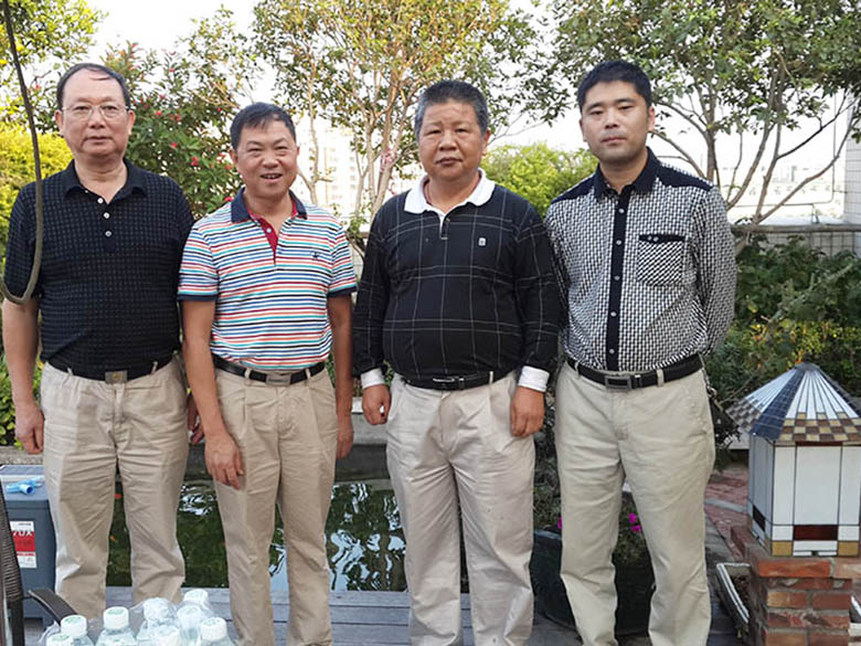 6領(lǐng)導合照.jpg