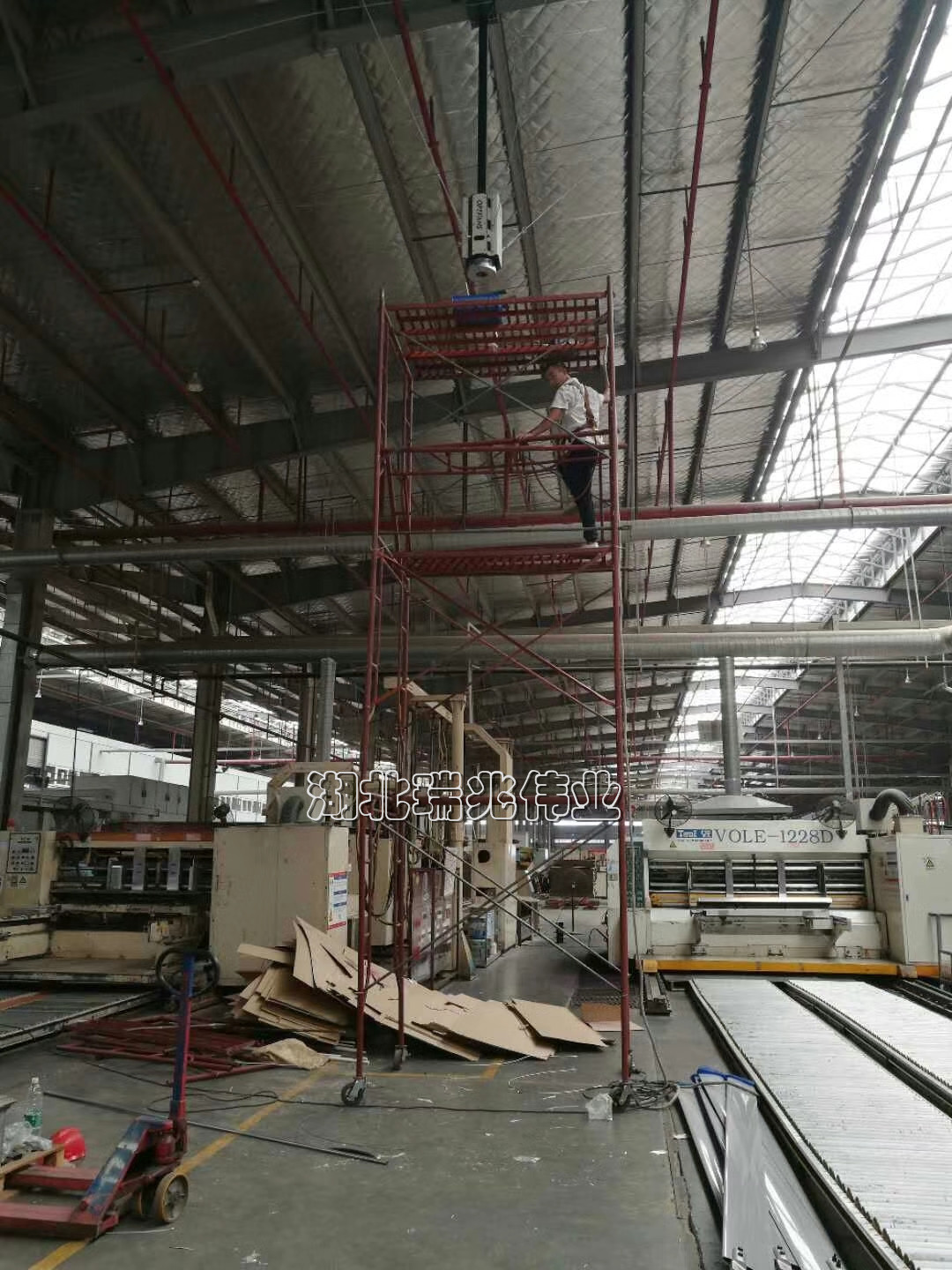 歐比特工業(yè)大風扇、鋼結(jié)構(gòu)廠房通風降溫方案、廠房車間通風降溫方案、大型工業(yè)風扇、物流倉儲大風扇、大吊扇、工業(yè)風扇、廠房車間降溫設(shè)備、廠房車間通風設(shè)備、車間溫控設(shè)備、工業(yè)大吊扇、工業(yè)大風扇、工業(yè)節(jié)能風扇、湖北瑞兆偉業(yè)通風降溫科技有限公司