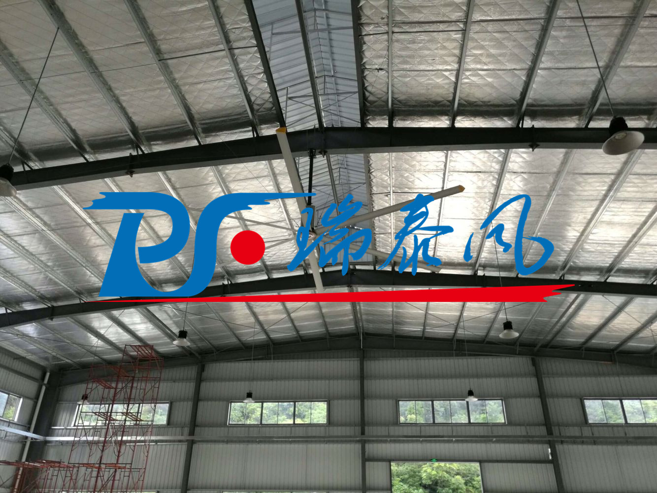 瑞泰風(fēng)工業(yè)大風(fēng)扇、瑞泰風(fēng)工業(yè)大風(fēng)扇、鋼結(jié)構(gòu)廠房通風(fēng)降溫方案、廠房車間通風(fēng)降溫方案、大型工業(yè)風(fēng)扇、物流倉儲(chǔ)大風(fēng)扇、大吊扇、工業(yè)風(fēng)扇、廠房車間降溫設(shè)備、廠房車間通風(fēng)設(shè)備、車間溫控設(shè)備、工業(yè)大吊扇、工業(yè)大風(fēng)扇、工業(yè)節(jié)能風(fēng)扇、湖北瑞兆偉業(yè)通風(fēng)降溫科技有限公司