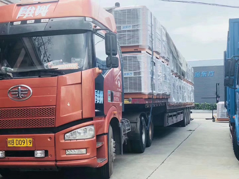 鋼結構廠房通風降溫方案、廠房車間通風降溫方案、大型工業(yè)風扇、物流倉儲大風扇、大吊扇、工業(yè)風扇、廠房車間降溫設備、廠房車間通風設備、車間溫控設備、工業(yè)大吊扇、工業(yè)大風扇、工業(yè)節(jié)能風扇、湖北瑞兆偉業(yè)通風降溫科技有限公司