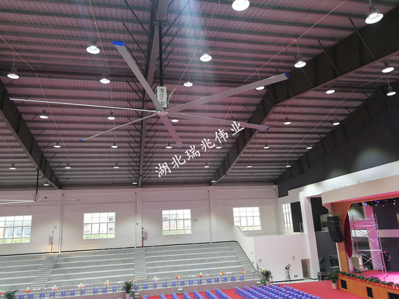 鋼結(jié)構(gòu)廠房通風(fēng)降溫方案、廠房車間通風(fēng)降溫方案、大型工業(yè)風(fēng)扇、物流倉儲(chǔ)大風(fēng)扇、大吊扇、工業(yè)風(fēng)扇、廠房車間降溫設(shè)備、廠房車間通風(fēng)設(shè)備、車間溫控設(shè)備、工業(yè)大吊扇、工業(yè)大風(fēng)扇、工業(yè)節(jié)能風(fēng)扇、湖北瑞兆偉業(yè)通風(fēng)降溫科技有限公司