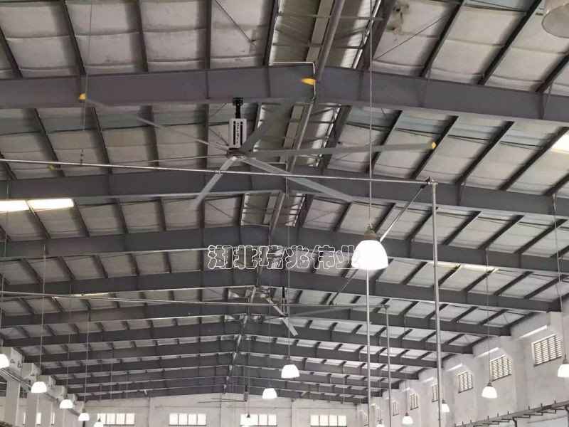 鋼結(jié)構(gòu)廠房通風降溫方案、廠房車間通風降溫方案、大型工業(yè)風扇、物流倉儲大風扇、大吊扇、工業(yè)風扇、廠房車間降溫設(shè)備、廠房車間通風設(shè)備、車間溫控設(shè)備、工業(yè)大吊扇、工業(yè)大風扇、工業(yè)節(jié)能風扇、湖北瑞兆偉業(yè)通風降溫科技有限公司