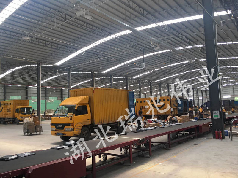 工業(yè)大吊扇、工業(yè)大風(fēng)扇、工業(yè)節(jié)能風(fēng)扇、工業(yè)風(fēng)扇、廠房車間降溫設(shè)備