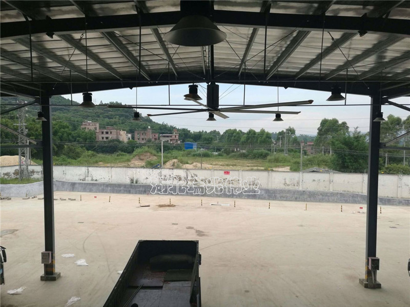 大型工業(yè)風扇、工業(yè)大吊扇、工業(yè)大風扇、工業(yè)節(jié)能風扇、廠房車間通風降溫方案