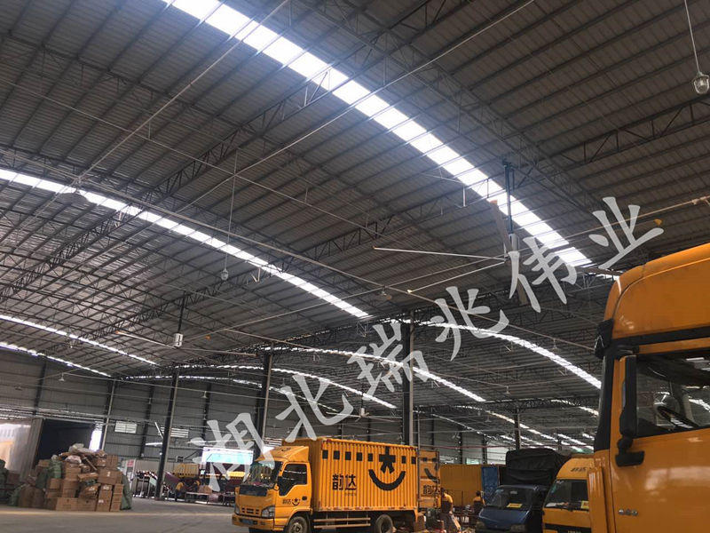 大型工業(yè)風(fēng)扇、工業(yè)大吊扇、工業(yè)大風(fēng)扇、工業(yè)節(jié)能風(fēng)扇、車間溫控設(shè)備