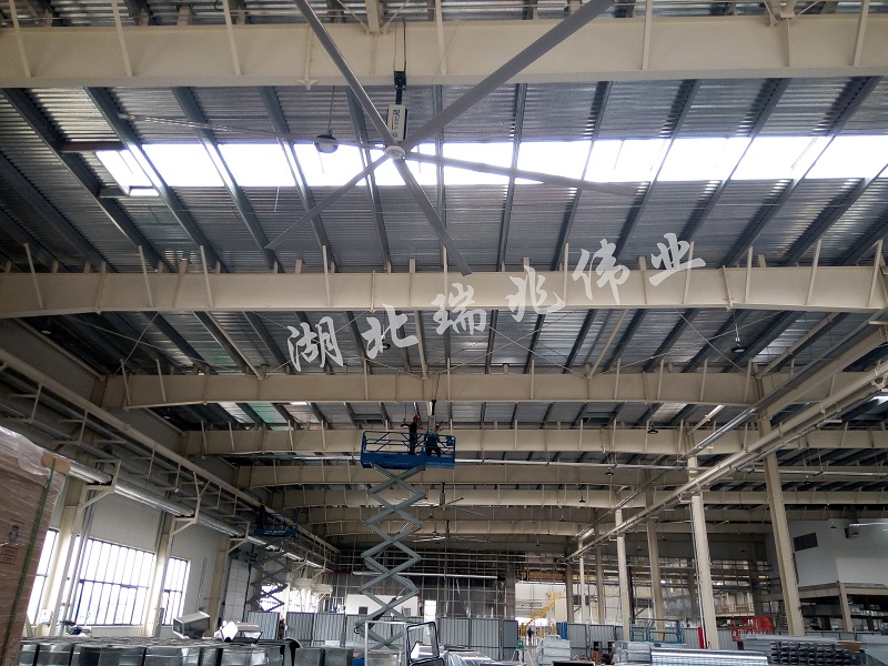 瑞泰風(fēng)工業(yè)大風(fēng)扇，工業(yè)大風(fēng)扇，瑞泰風(fēng)大型工業(yè)風(fēng)扇，高大廠房降溫通風(fēng)，廠房降溫通風(fēng)改善方案