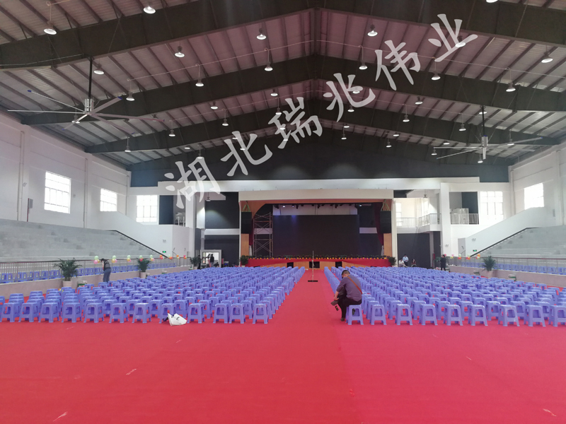 瑞泰風(fēng)工業(yè)大風(fēng)扇，大型工業(yè)風(fēng)扇，工業(yè)大型風(fēng)扇、廠房降溫設(shè)備，扇機組合通風(fēng)降溫解決方案