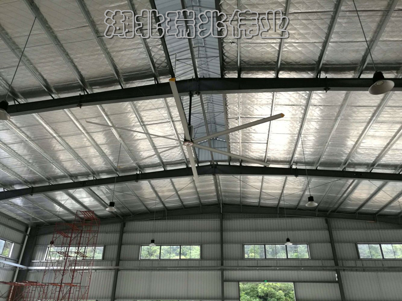 如何減少直徑7.3米超大型工業(yè)吊扇噪音問題？