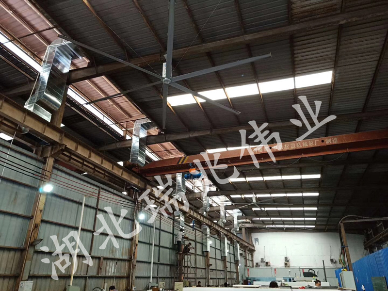瑞泰風大型工業(yè)風扇是高大廠房車間夏季通風降溫的必備神器！